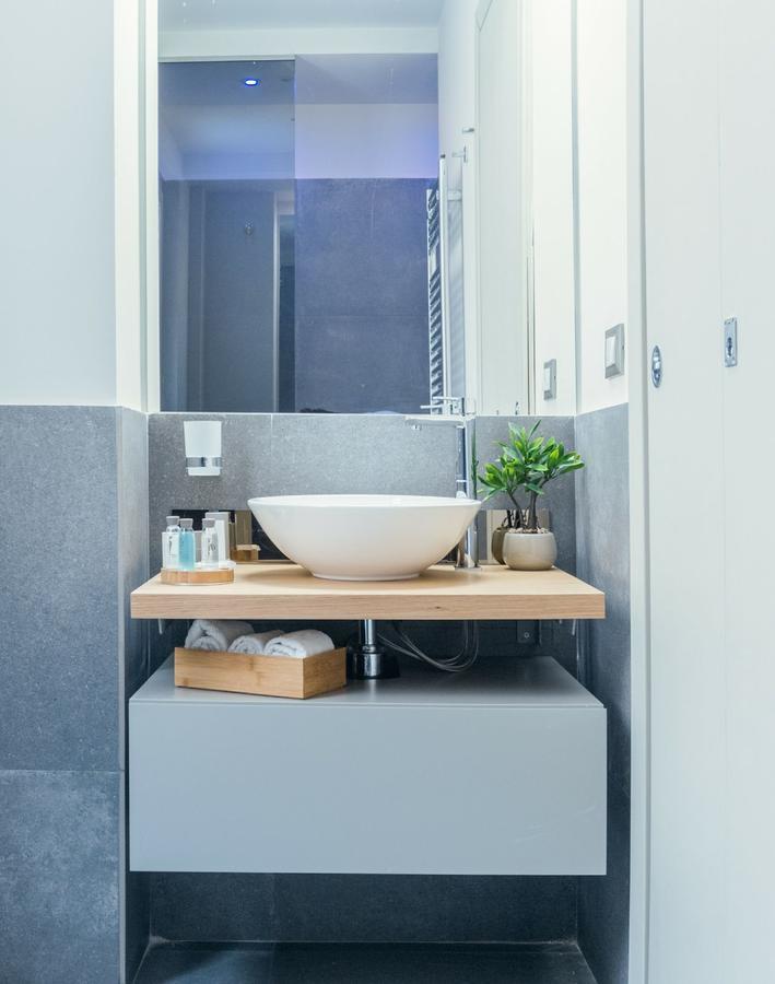 Al Qasr- Design And Luxury Apartment Палермо Екстериор снимка